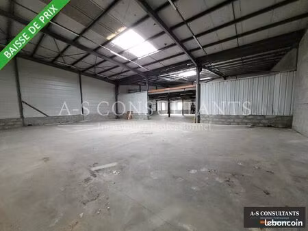 local d'activité 697 m²