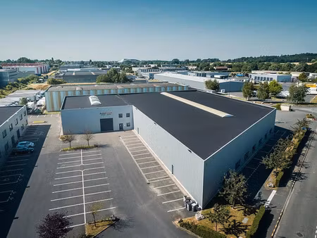 location local d'activités roncq 942 m²