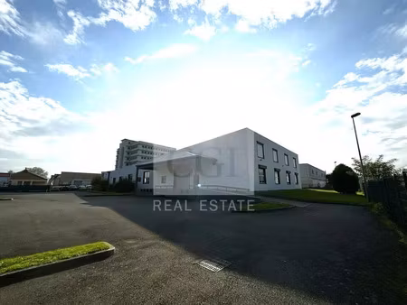 location commerce 1650 m² à villefranche-sur-saône (69400)