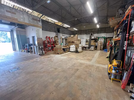 nevers entrepôt local