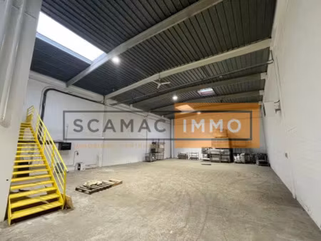 local d'activités de 322m²