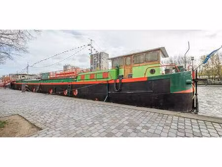péniche bassin de la villette - paris 19ᵉ (75)