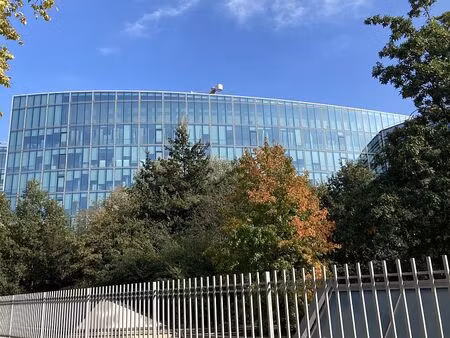location bureau issy les moulineaux 43 430 m²