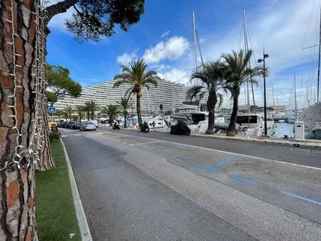 local commercial - marina baie des anges - villeneuve loubet - vitrine - ideal restauratio