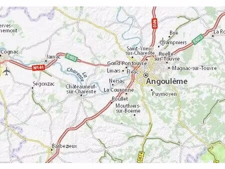 location commerce 1812 m² à angoulême (16000)
