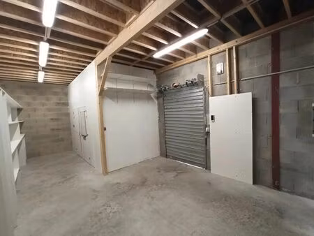 location commerce 100 m² à isle (87170)