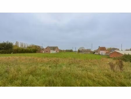 2 percelen bouwgrond/1 verkocht