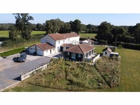 haute vienne  le dorat  superb residence à la campagne avec 6 chambres et piscine interieu