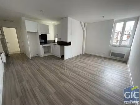 location appartement 2 pièces à deauville (14800) : à louer 2 pièces / 40m² deauville
