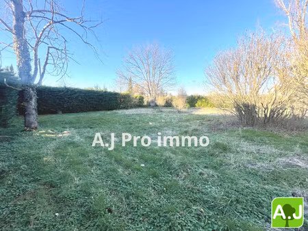 terrain à bâtir de 600 m²