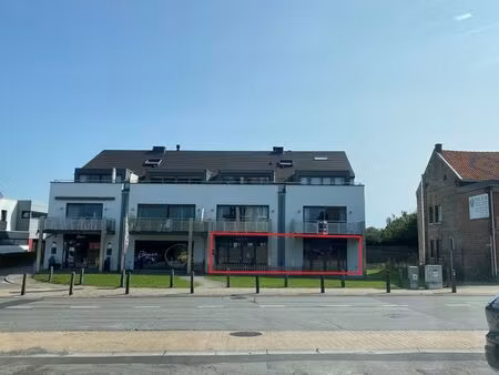 magnifique commerce en plein centre de beaufays