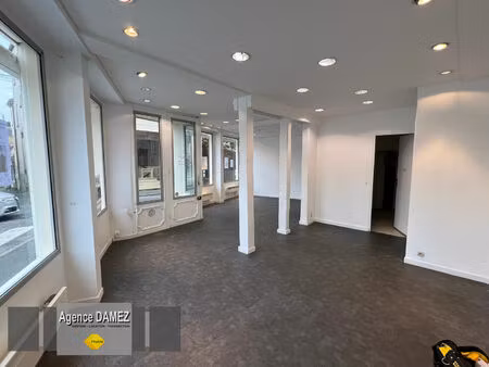 dourdan centre - local commercial avec vitrine - 63 m²