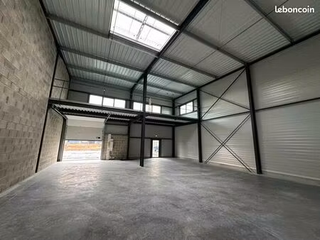 local d'activité 230 m²