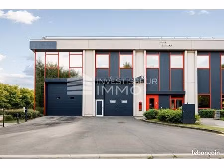 bureaux 1 590 m²