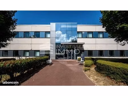 bureaux 303 m²