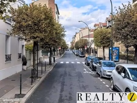 local commercial 230 m²