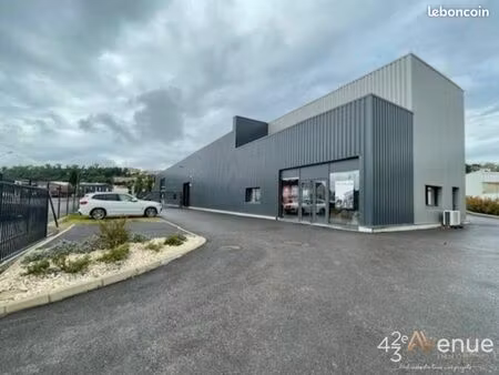 local commercial 330 m²