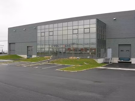 location local d'activités fretin 2 750 m²