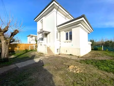 ensemble immobilier saint loubès 10 pièces 190 m²