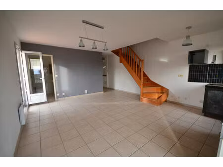 location appartement 3 pièces 70 m² à sanary-sur-mer (83110)