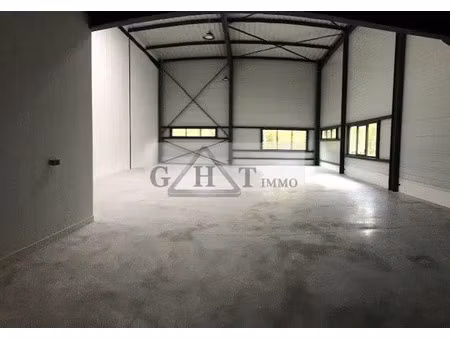 entrepot 278 m² a louer bussy saint georges