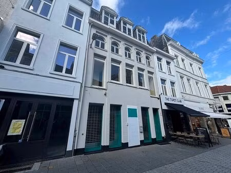 local commercial à louer dans le centre de courtrai