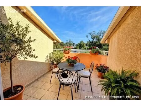 appartement meublé à santa-maria-poggio vue mer