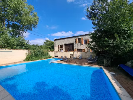 vente maison 22 pièces 500 m² saint-pierre-de-juillers (17400)