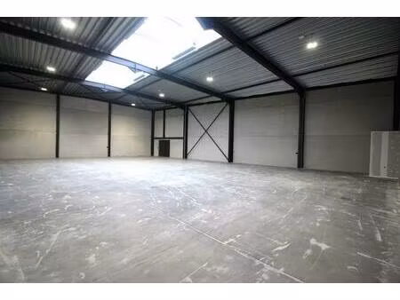 industrieel gebouw te huur in eeklo