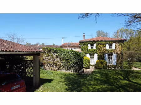 vente maison 7 pièces 175 m² à saint-hilaire-de-villefranche (17770)  346 500 €