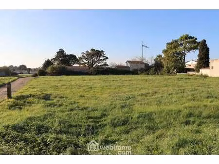 vente terrain à saint-vincent-sur-jard (85520) : à vendre / 2757m² saint-vincent-sur-jard