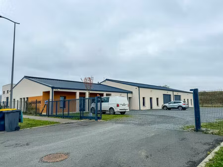 vente commerce 531 m² chargé (37530)