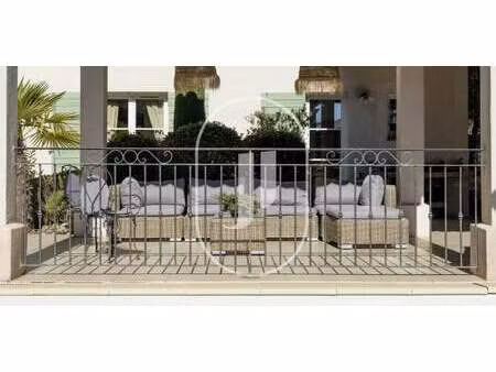 villa avec piscine et terrasse mallemort (13)