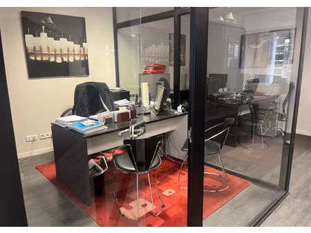 location local commercial 85m2 pau 64000 - 1750 € - surface privée