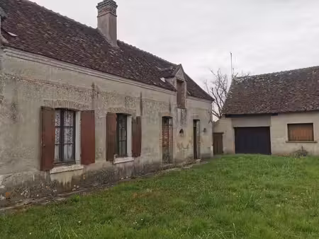 fermette a restaurer sur 5800m2 constructible