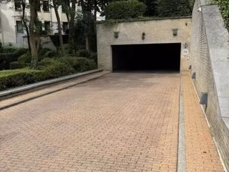 parking intérieur sécurisé au parc brugmann
