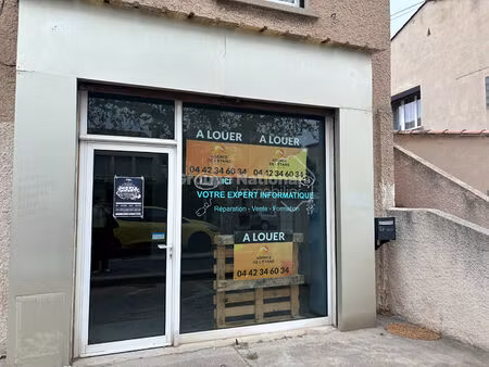 local commercial de 83 m² sur berre l'étang avec vitrine