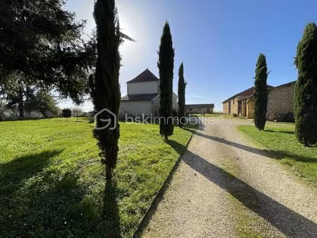 propriete de 219 m² à saint-avit-senieur