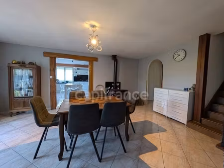 à proximité d’aumale – spacieuse maison familiale de 180 m² sur un terrain clos de plus de