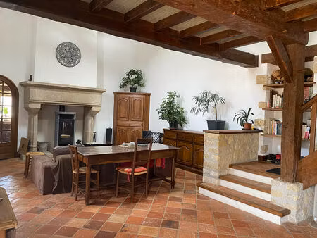 maison ancienne de caractère de 172m² habitable avec dépendances à faye l'abbesse