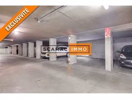 local d'activités de 1500m²