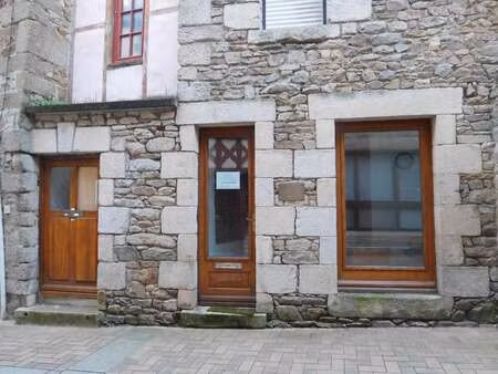 location bureaux et commerces à lamballe (22400) : à louer / 22m² lamballe