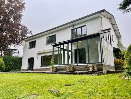 sous option waterloo-faubourg  superbe villa (5ch/sdd/2sdb/b