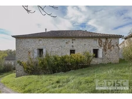 jolie fermette en pierre avec potentiel important.