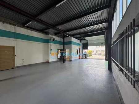 location local industriel 820 m² à massy (91300)