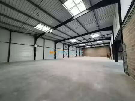 a vendre bâtiments d’activités indépendants à partir de 2 376 m² et cellule de 493m² situé