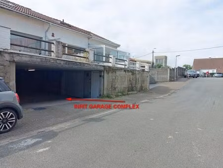 villa nova gar 10 - garage sec à +- 350m de la mer