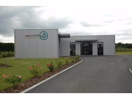 location bureau poitiers 185 m²