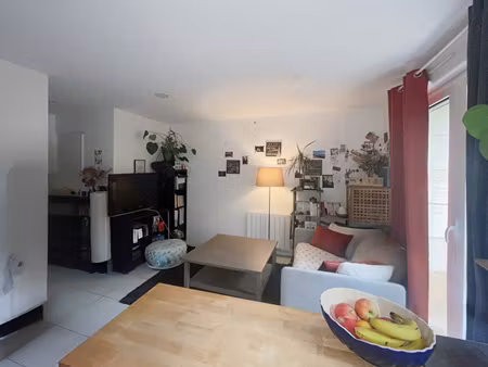 appartement 2 pieces dans immeuble en pierre a bordeaux saint bruno