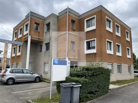 location bureau 245 m² à chassieu (69680)